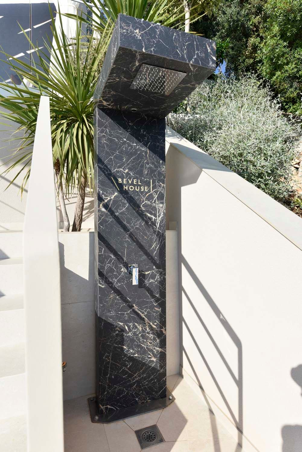 BEVEL HOUSE gallery image 3
