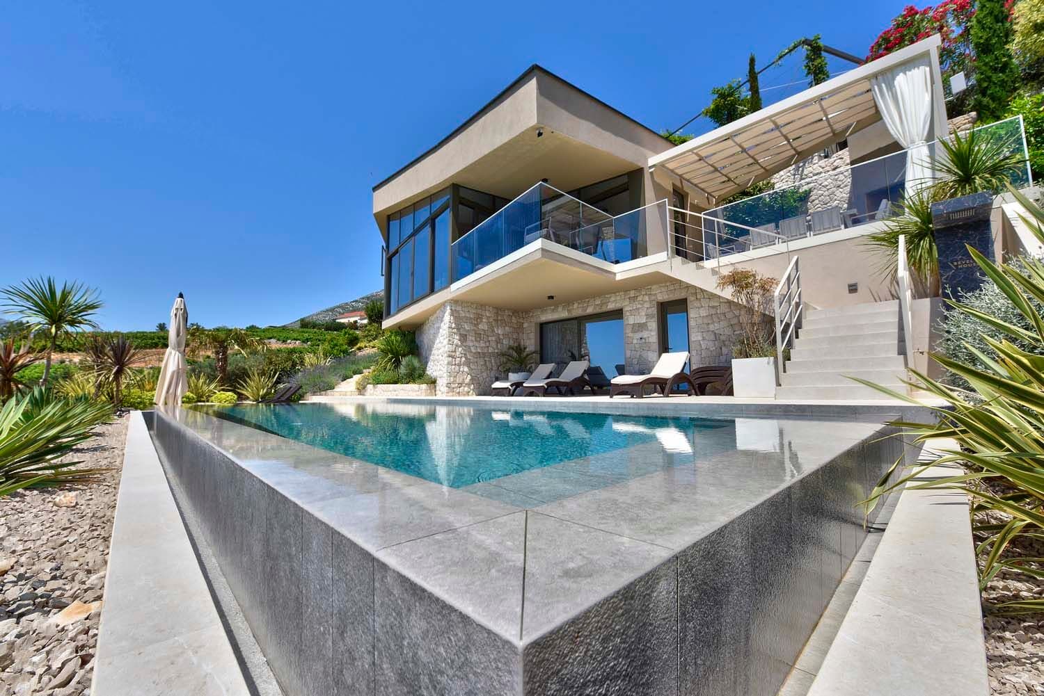 BEVEL HOUSE