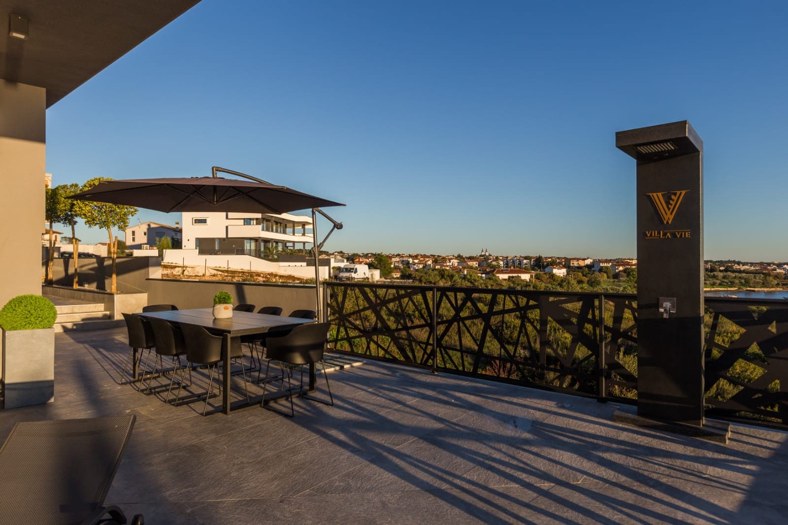 VILLA VIE gallery image 1
