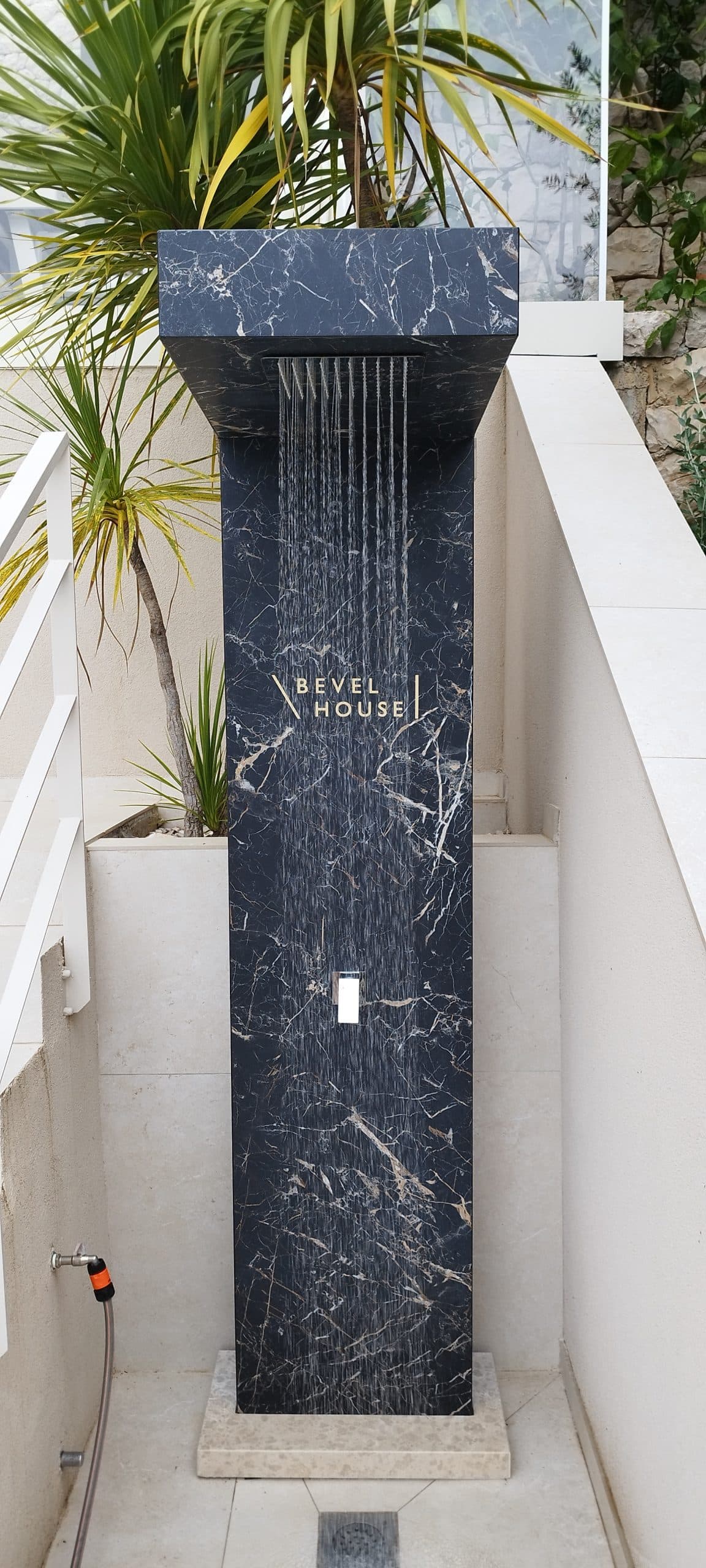 BEVEL HOUSE gallery image 5