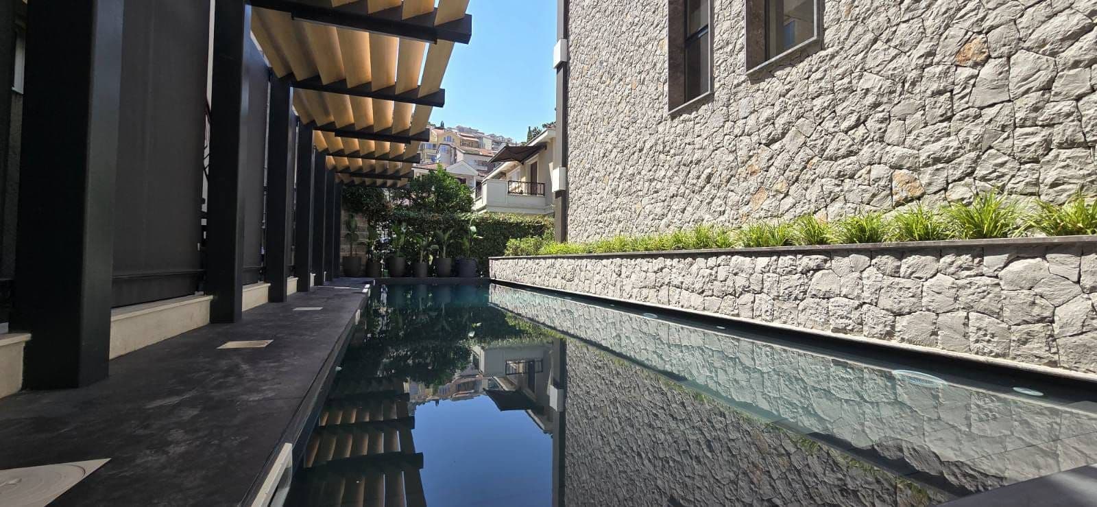 ONIA LUXURY